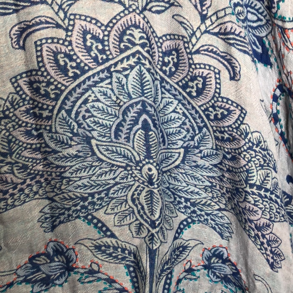 Chico’s reversible wrap - Picture 5 of 7